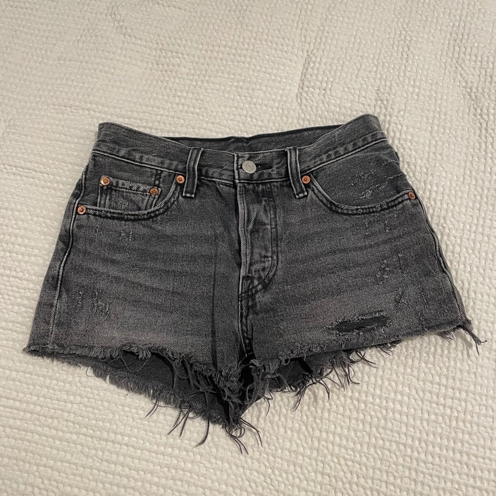 Levi’s 501 black jean shorts